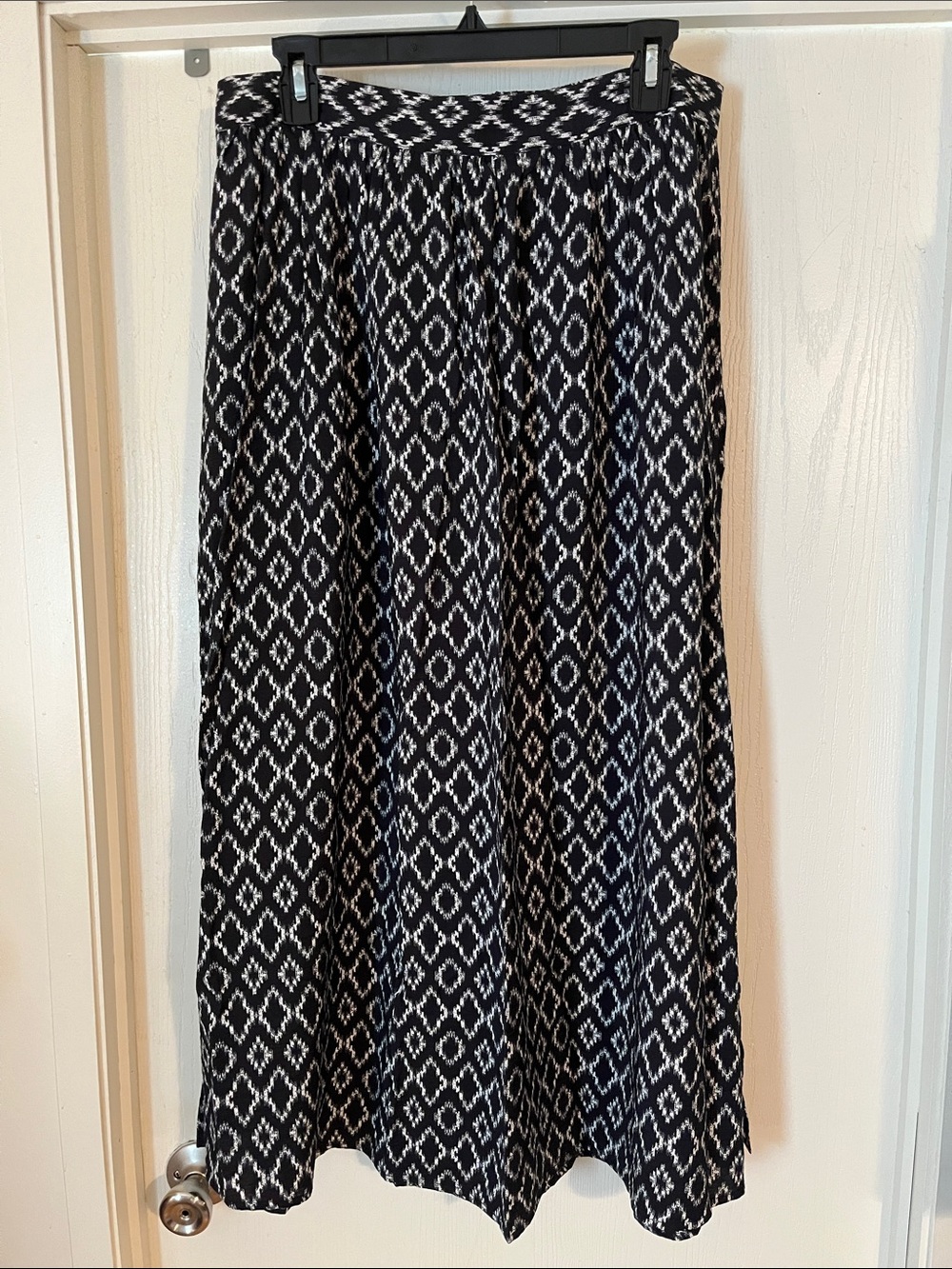 Banana Republic Black and White Geometric Midi Maxi Skirt M. Tall NWT